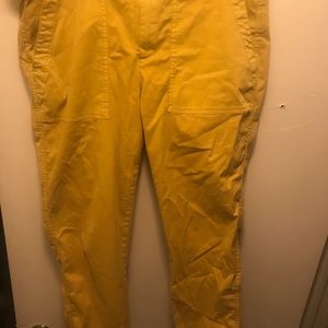 Mustard pin stripped pants with pockets!!